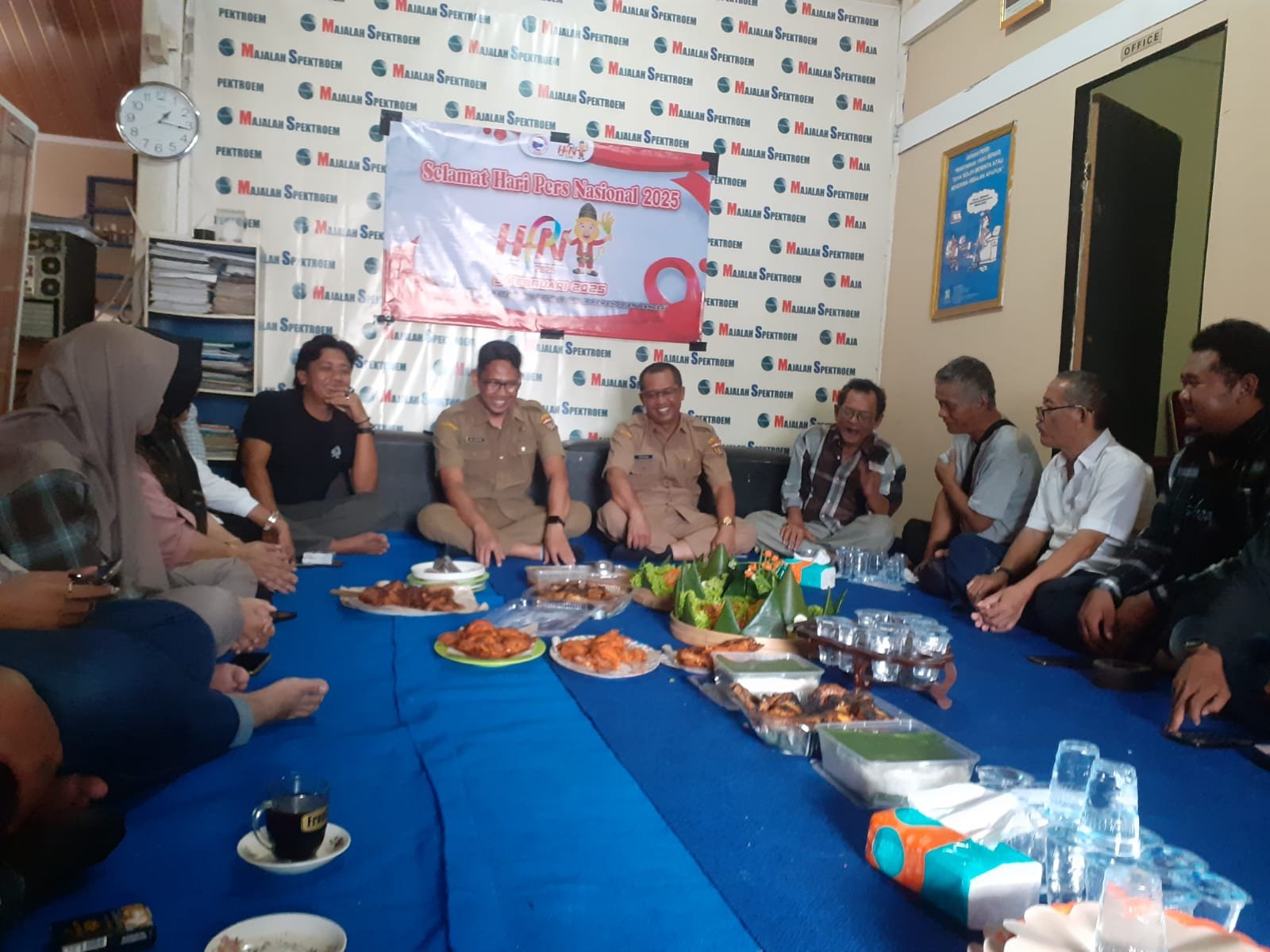 Peringatan Hari Pers Nasional (HPN) 2025, PWN Ngawi Gelar Tasyakuran Dengan Dua Tumpeng. 