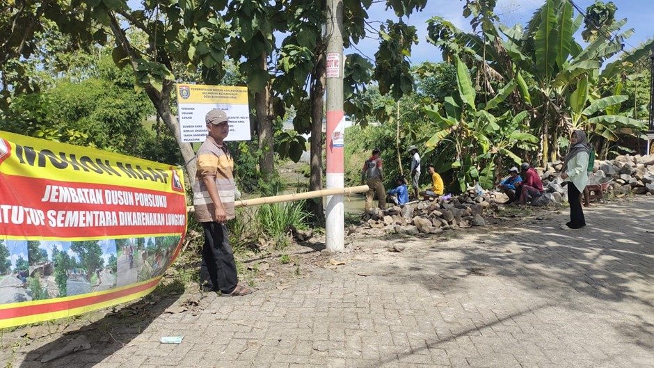 Pembangunan Talud Jalan Dusun Pohsluku Dimulai Dengan Anggaran Dana Desa Untuk Kedaruratan