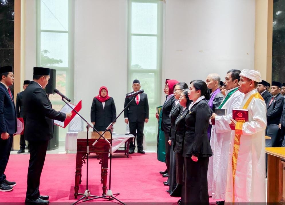Mas Rusdi Lantik 112 Orang Guru Sebagai Kepala Sekolah.
