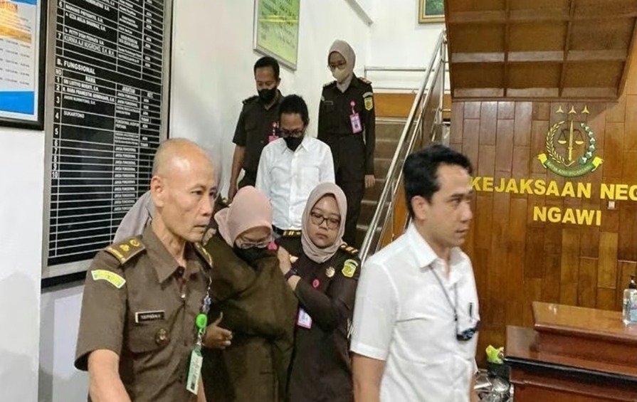 Notaris di Ngawi Ditahan, Tersandung Kasus Gratifikasi dan Manipulasi Pajak Daerah Terkait Pembangunan Pabrik Mainan