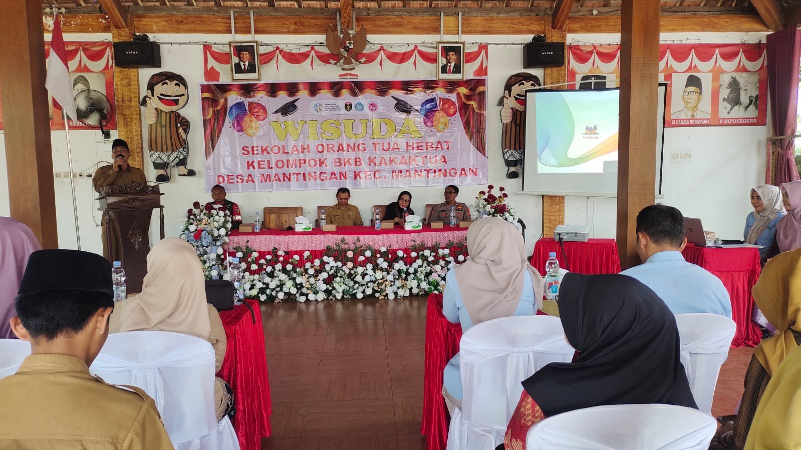 Wisuda Sekolah Orang Tua Hebat BKB Kakak Tua, Desa Mantingan.